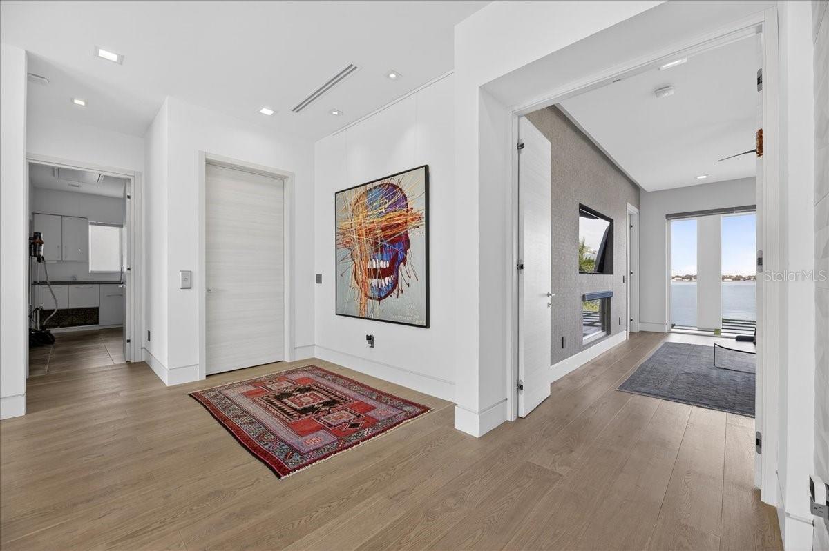 BOCA CIEGA ISLE - Residential