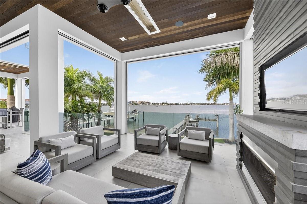 BOCA CIEGA ISLE - Residential