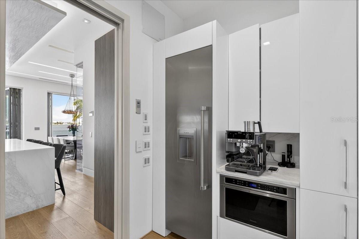 BOCA CIEGA ISLE - Residential