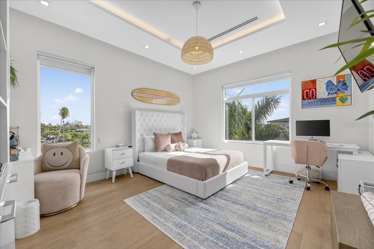 BOCA CIEGA ISLE - Residential