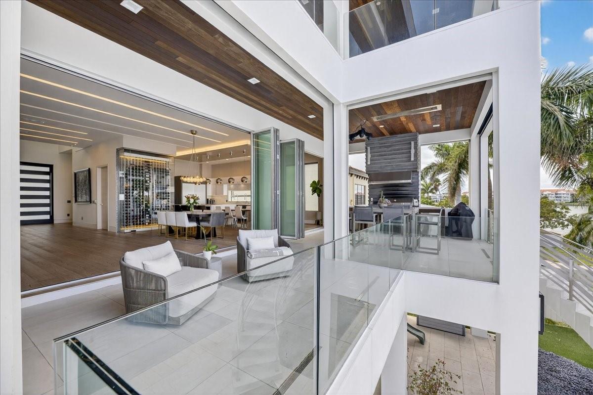 BOCA CIEGA ISLE - Residential