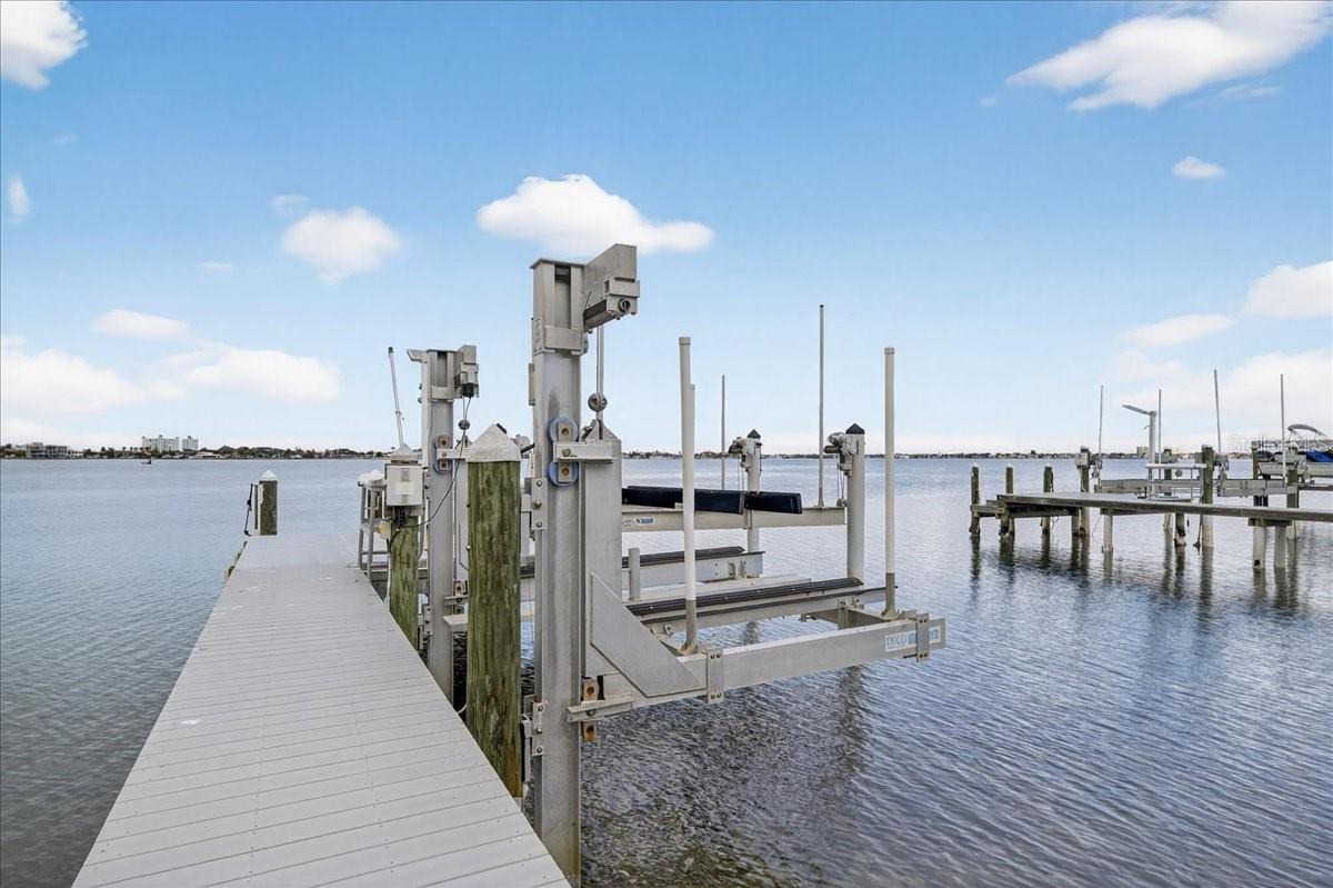 BOCA CIEGA ISLE - Residential