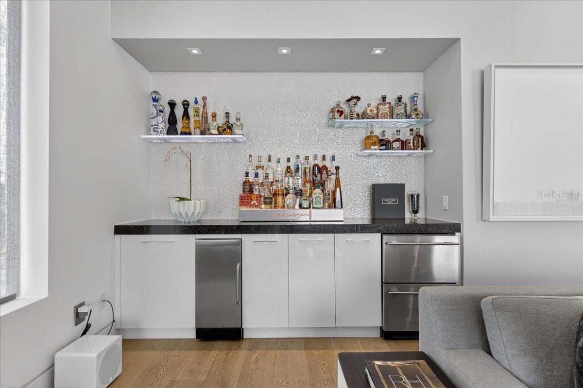 BOCA CIEGA ISLE - Residential