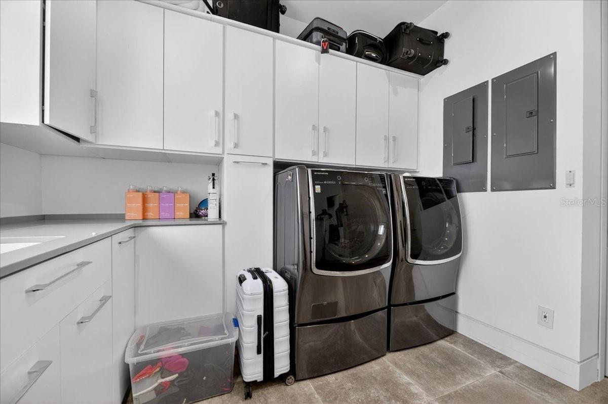 BOCA CIEGA ISLE - Residential