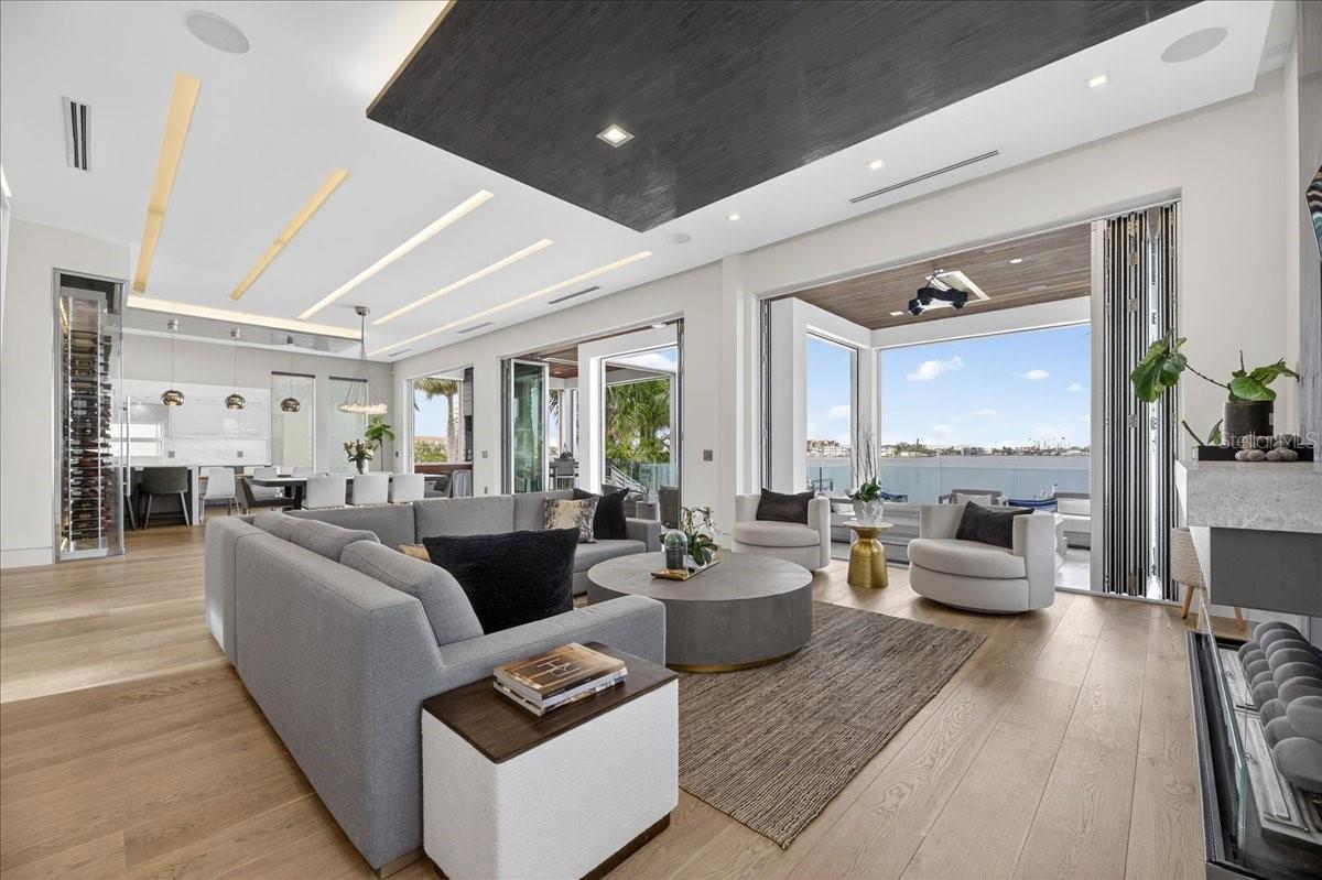 BOCA CIEGA ISLE - Residential