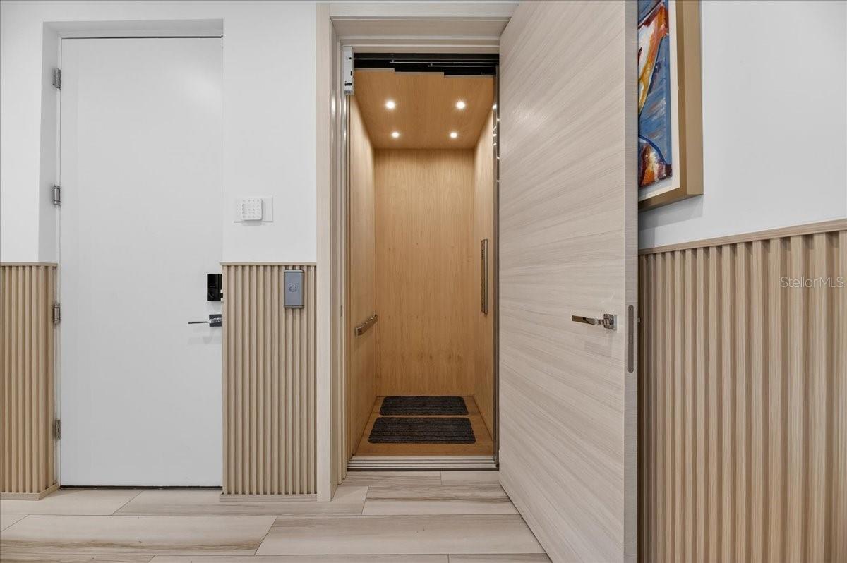 BOCA CIEGA ISLE - Residential