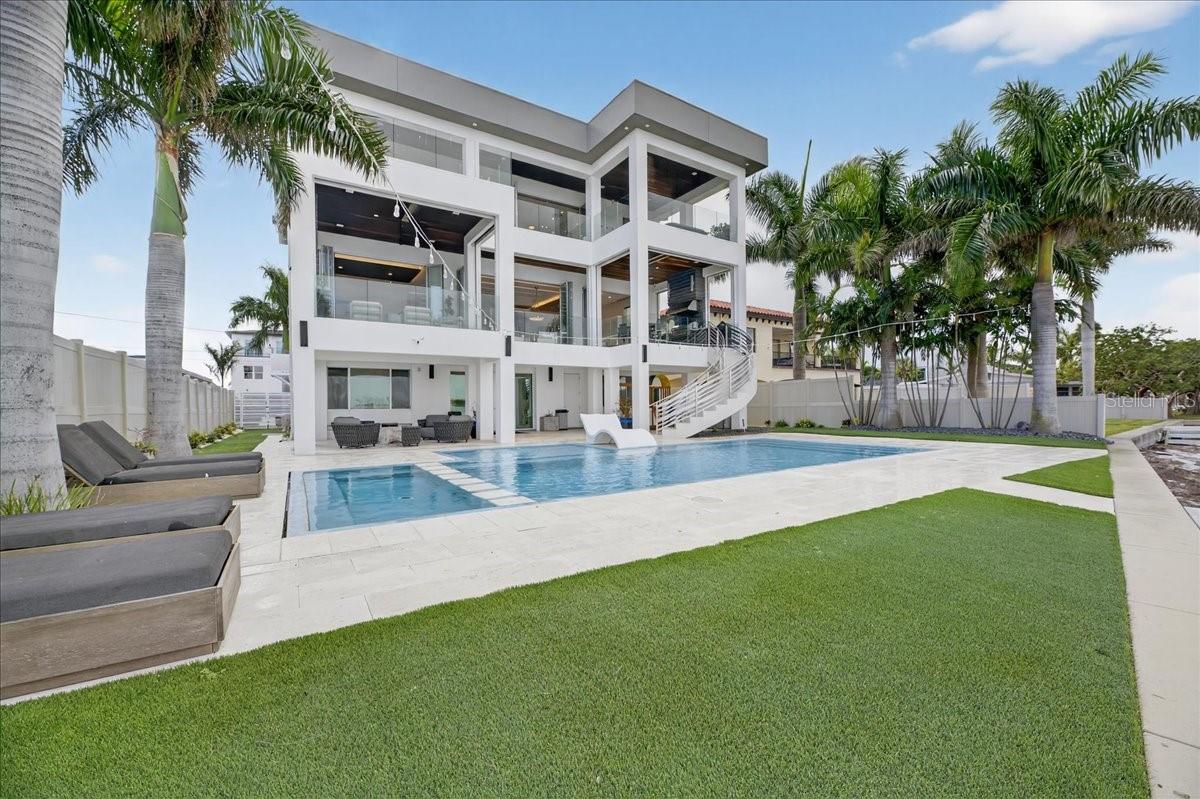 BOCA CIEGA ISLE - Residential