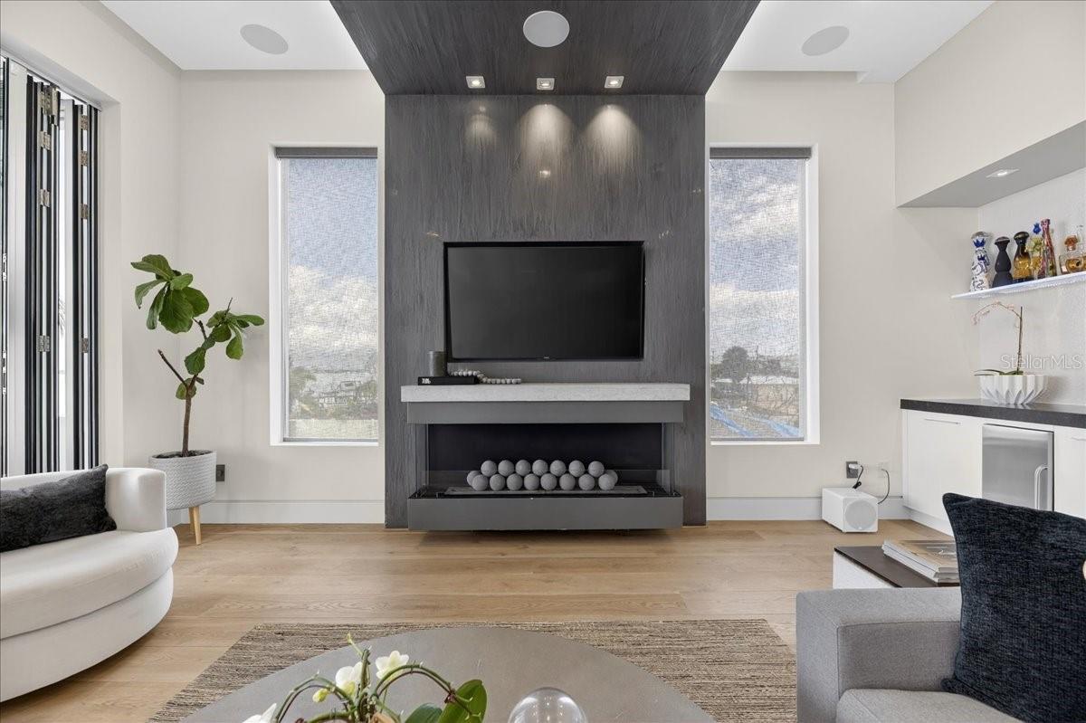 BOCA CIEGA ISLE - Residential