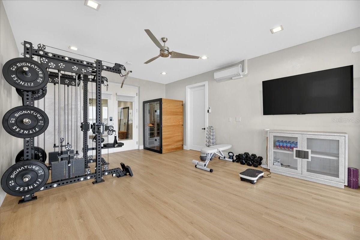 BOCA CIEGA ISLE - Residential