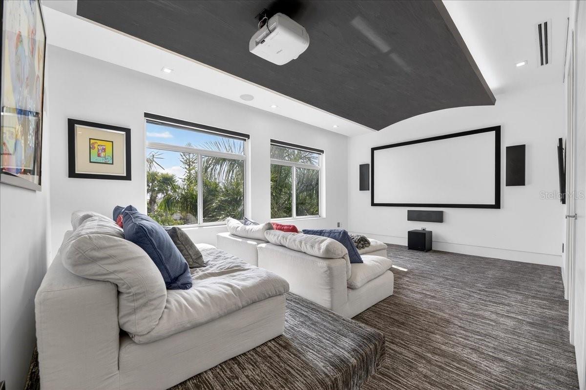 BOCA CIEGA ISLE - Residential