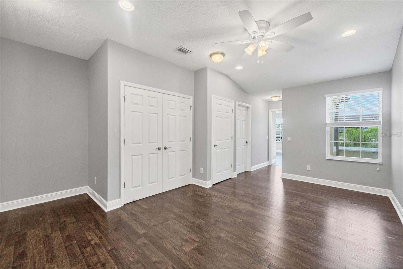 CREEKWOOD TOWNHOMES - Residential