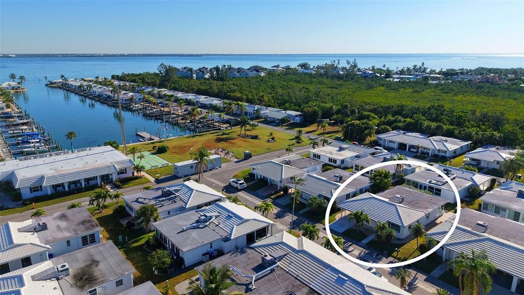 Photo of 738 El Centro, Longboat Key, FL 34228 (MLS # A4666864)