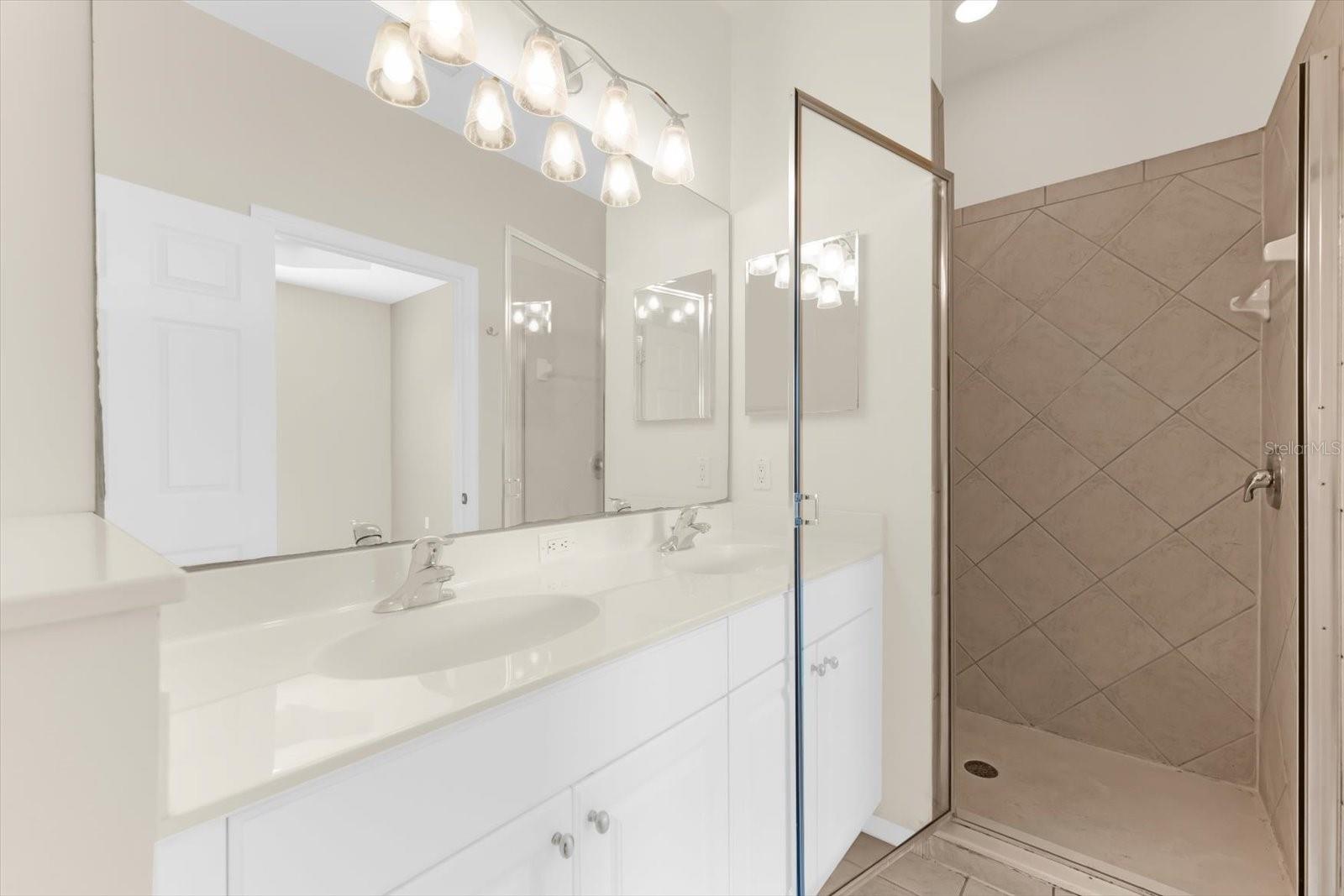 HARBORAGE ON BRADEN RIVER PH II - Residential