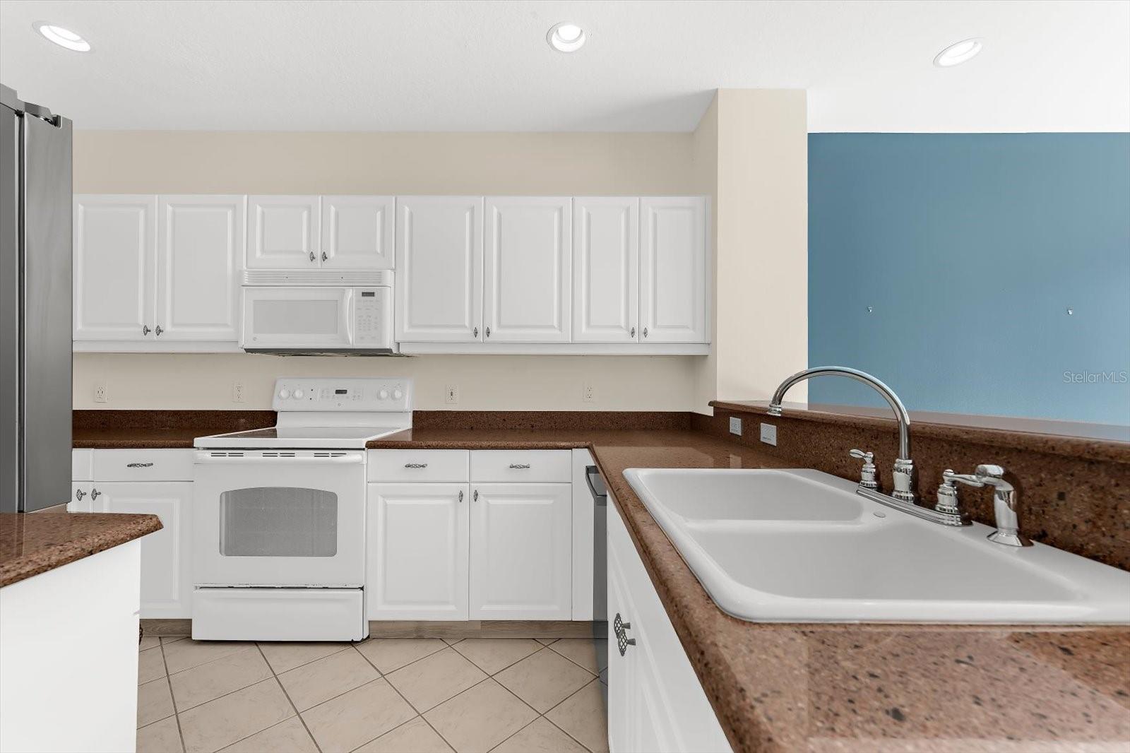 HARBORAGE ON BRADEN RIVER PH II - Residential