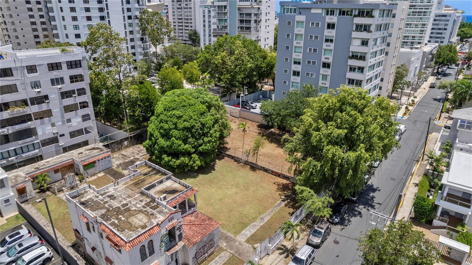 A rare opportunity to own a spacious 800 square meter lot in one of San Juan’s most desirable neighborhoods. Located at 72 Calle Manuel RodrÃguez Serra, it’s perfectly tucked between Calle Lucchetti and Avenida Wilson, right in the heart of Condado and just a short walk from great restaurants, hospitals, shops, the beach and top private schools. It’s only a 4-minute walk to Robinson School and St. John’s School, two of the top private schools in the area. It’s a truly special location with unmatched potential in an area known for its high demand and investment value. Floor plans to build a modern two-story home are available, offering a head start for your vision if you're ready to build. Opportunities like this don’t come around often. Don’t miss your chance to secure a prime piece of Condado real estate.