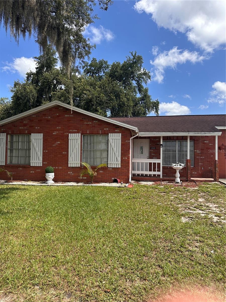 8848 OAK CIRCLE