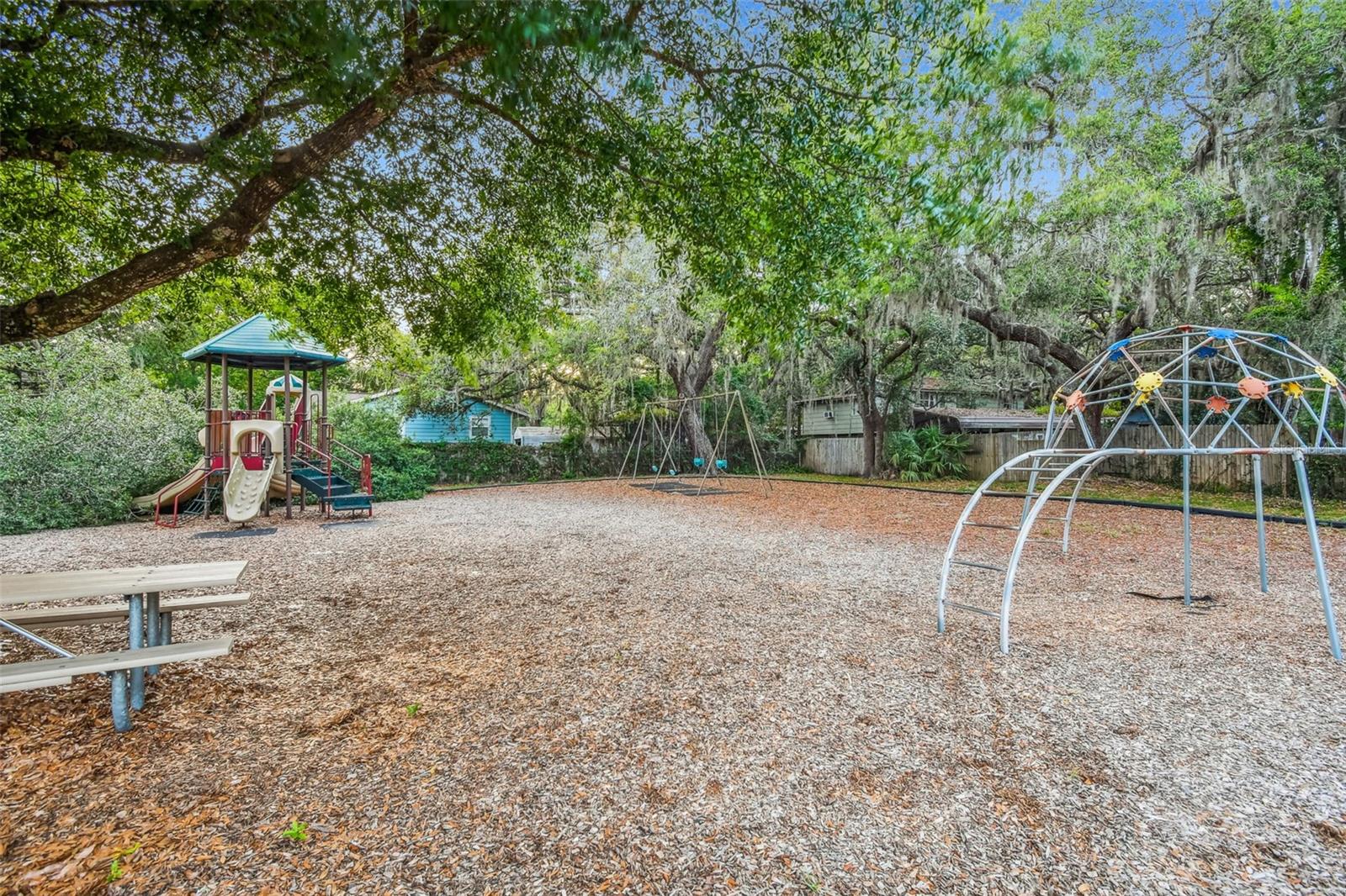 HOLIDAY CLUB - Residential