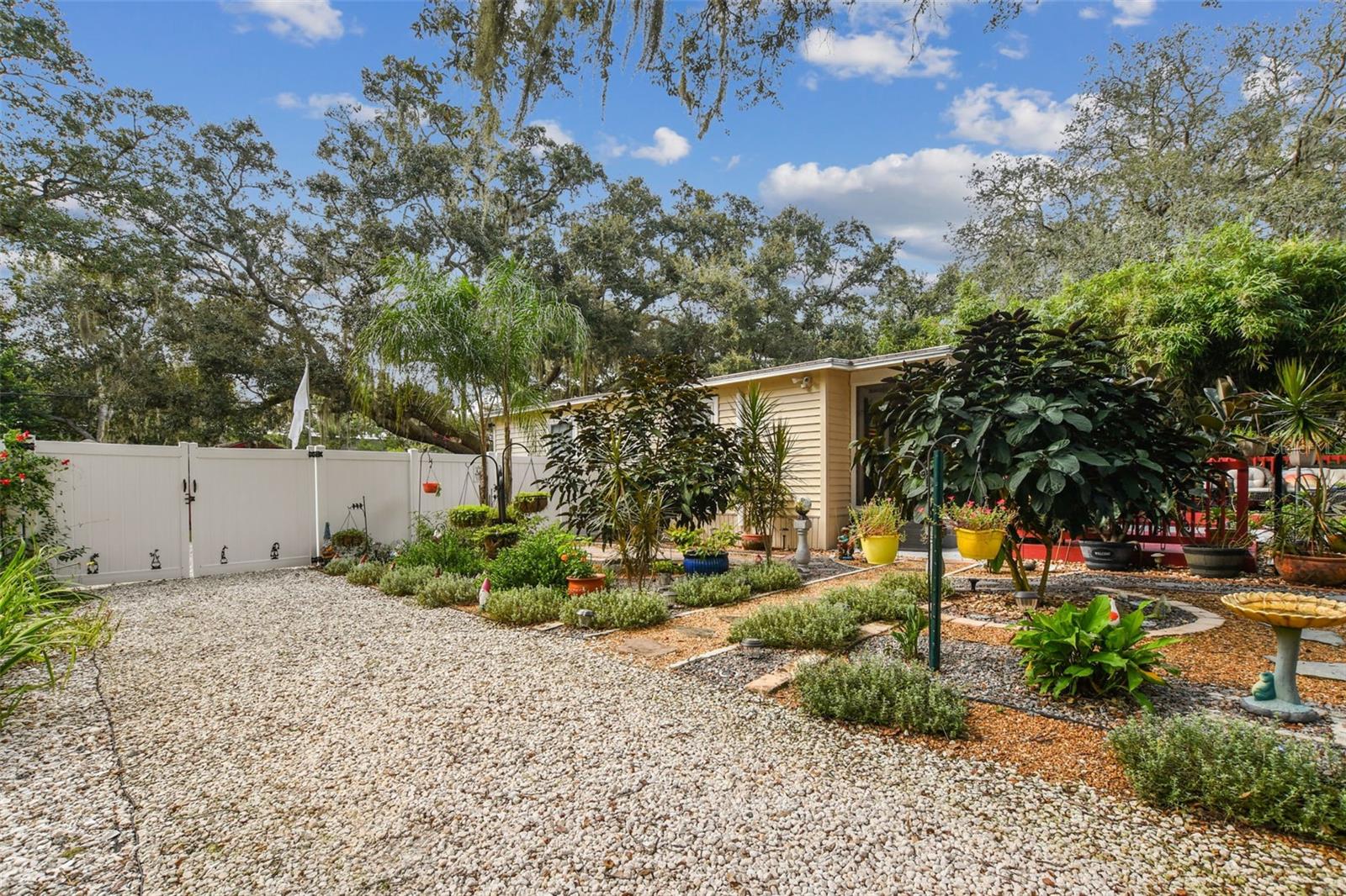 HOLIDAY CLUB - Residential