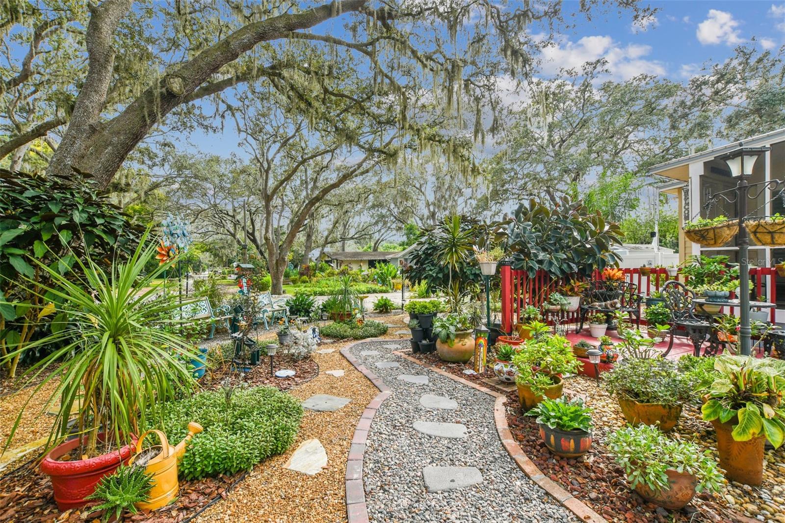 HOLIDAY CLUB - Residential