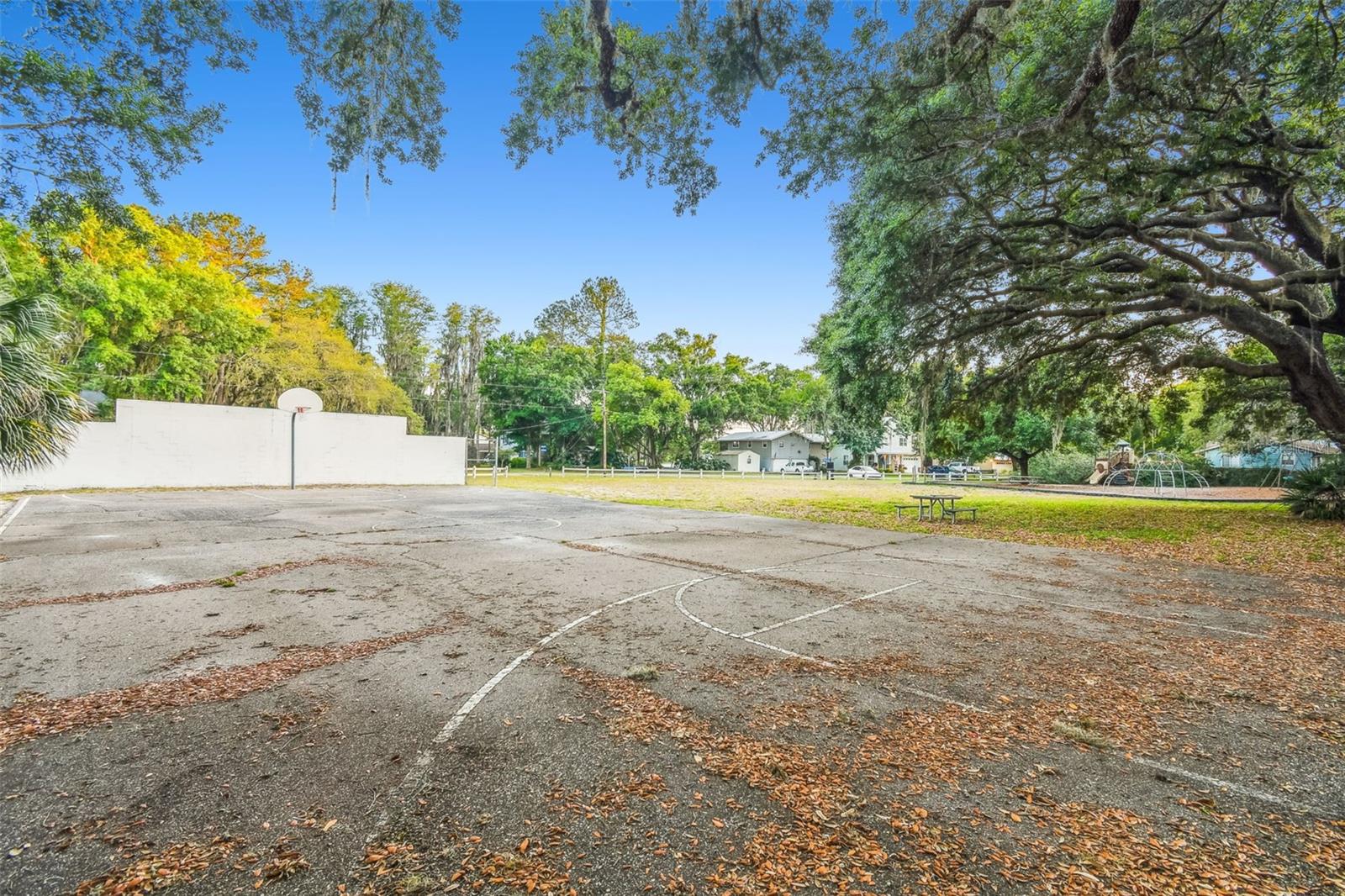 HOLIDAY CLUB - Residential