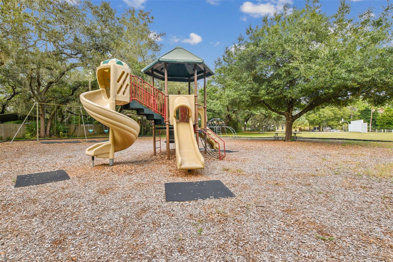 HOLIDAY CLUB - Residential