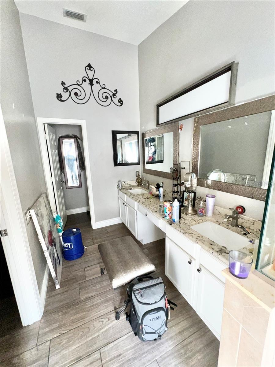12603 MIDPOINTE