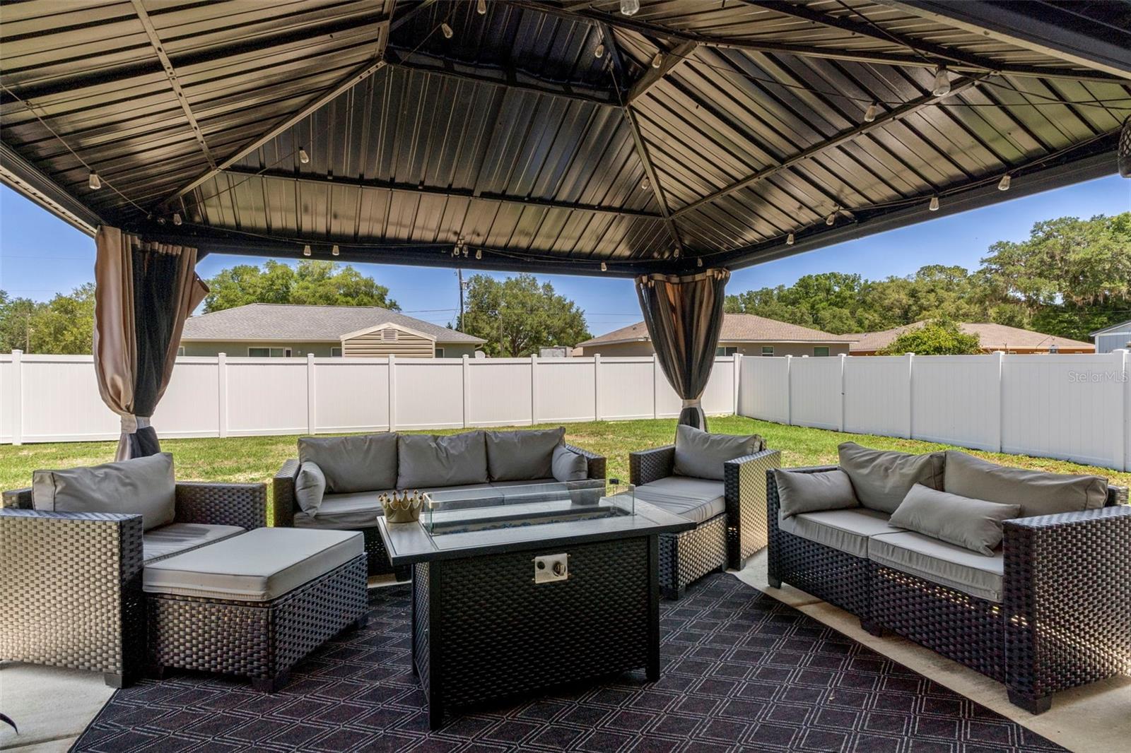 ROLLING RANCH ESTATE - Residential