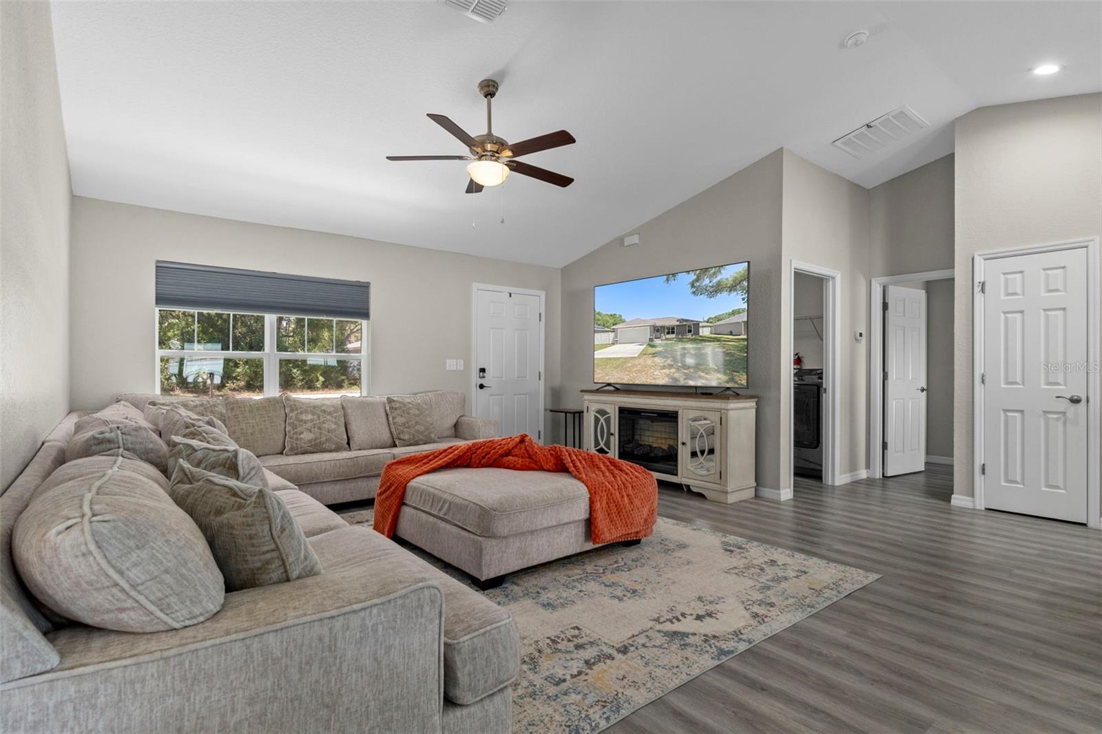 ROLLING RANCH ESTATE - Residential