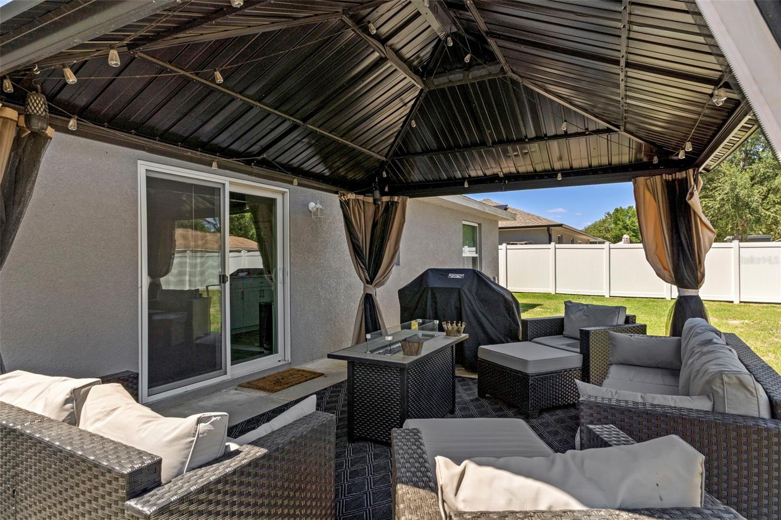 ROLLING RANCH ESTATE - Residential