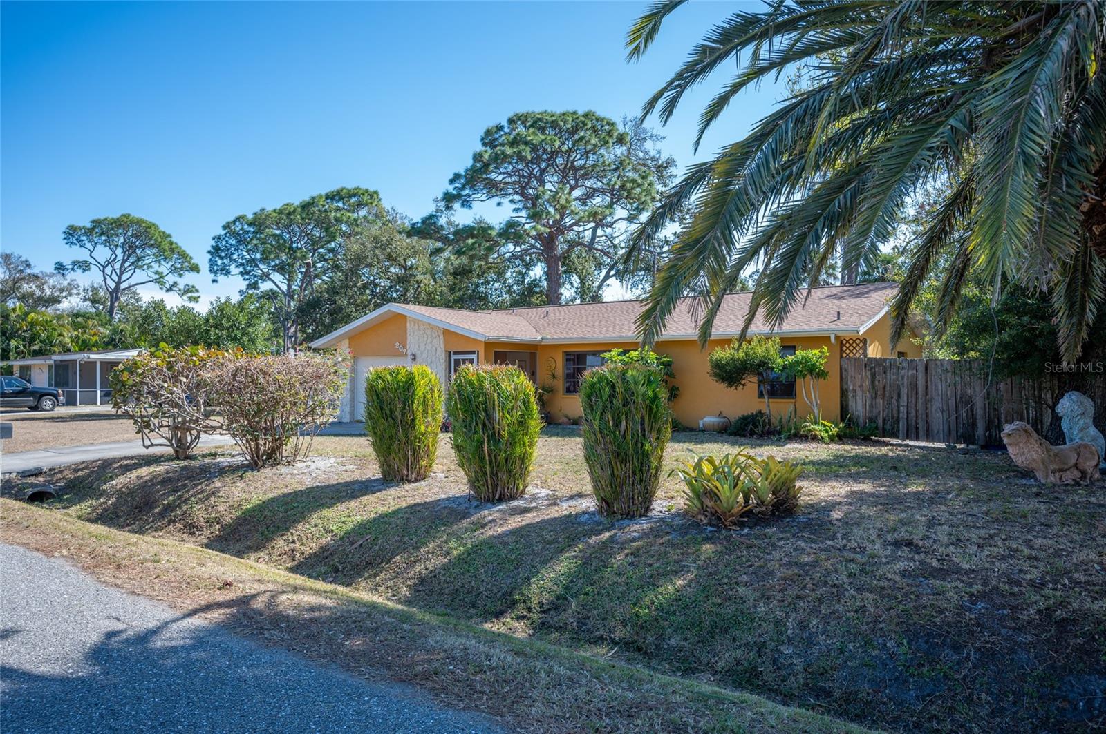 SOUTH VENICE - Residential