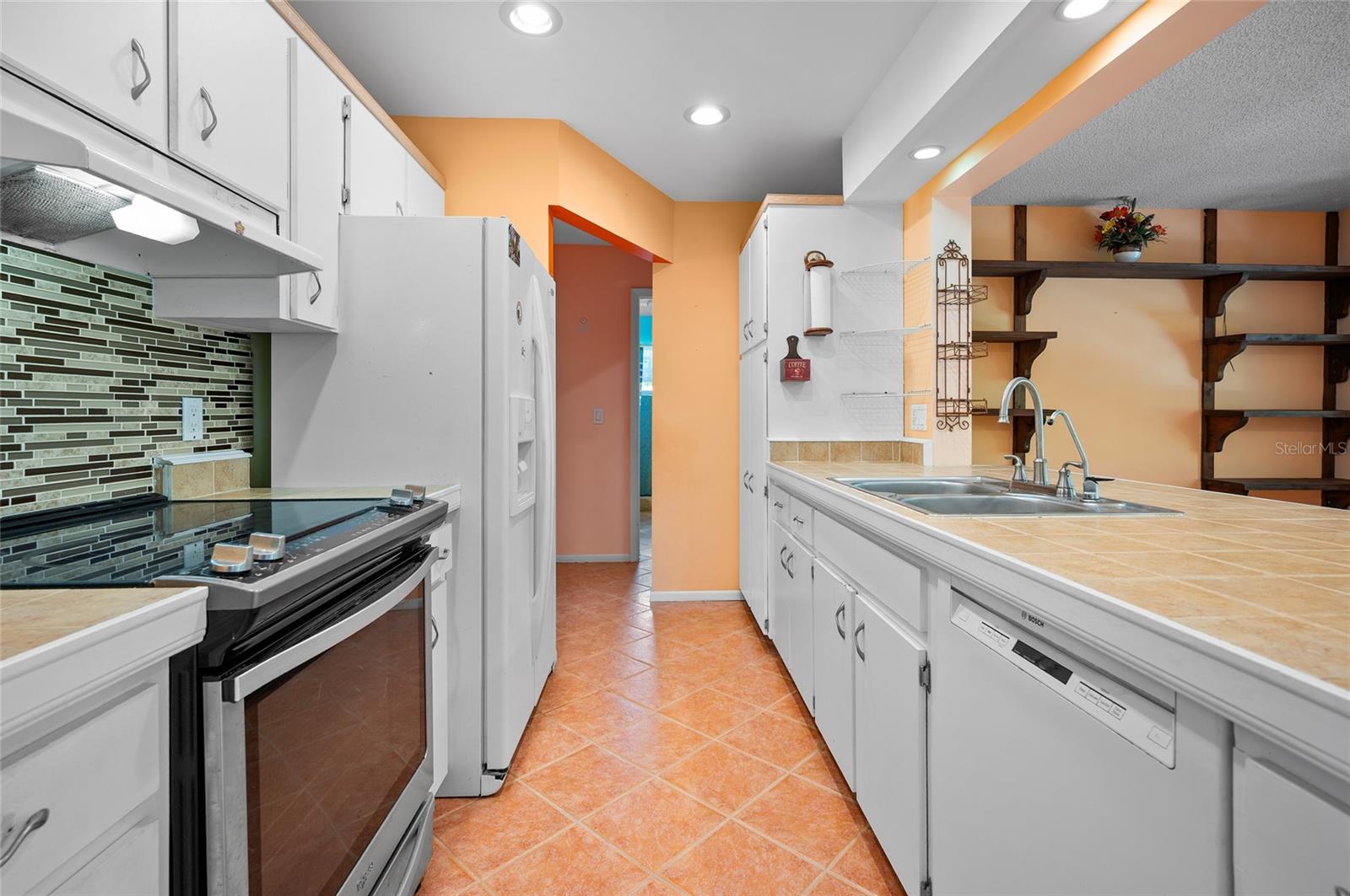 SOUTH VENICE - Residential