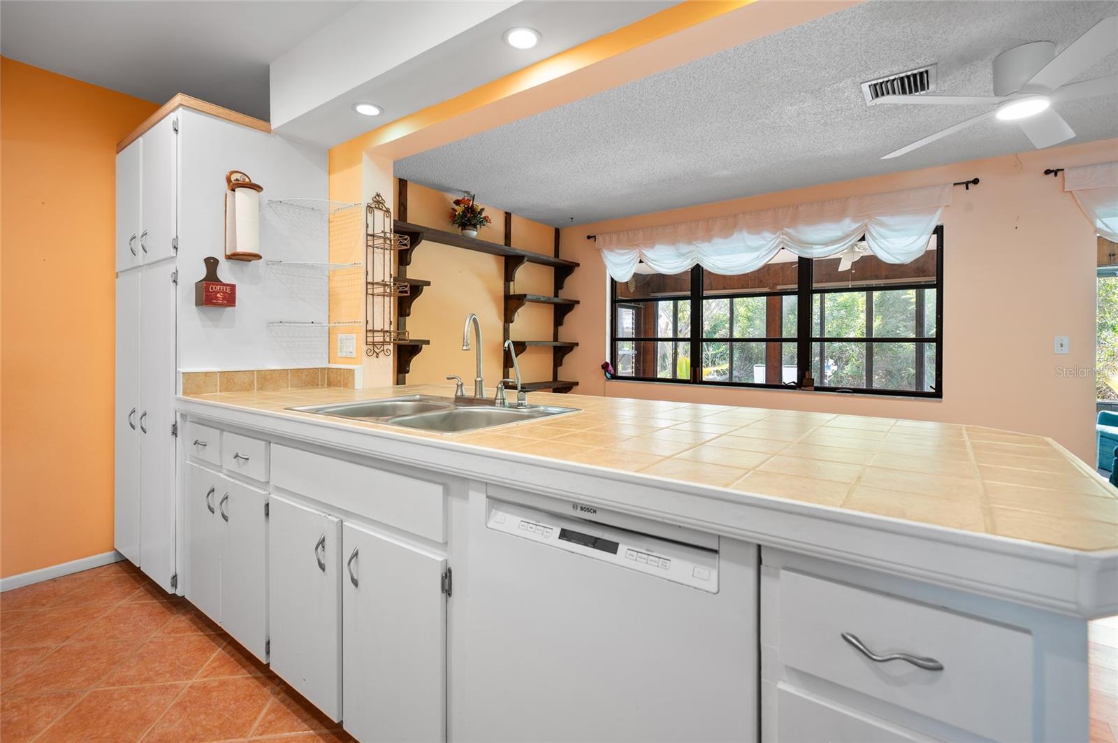 SOUTH VENICE - Residential