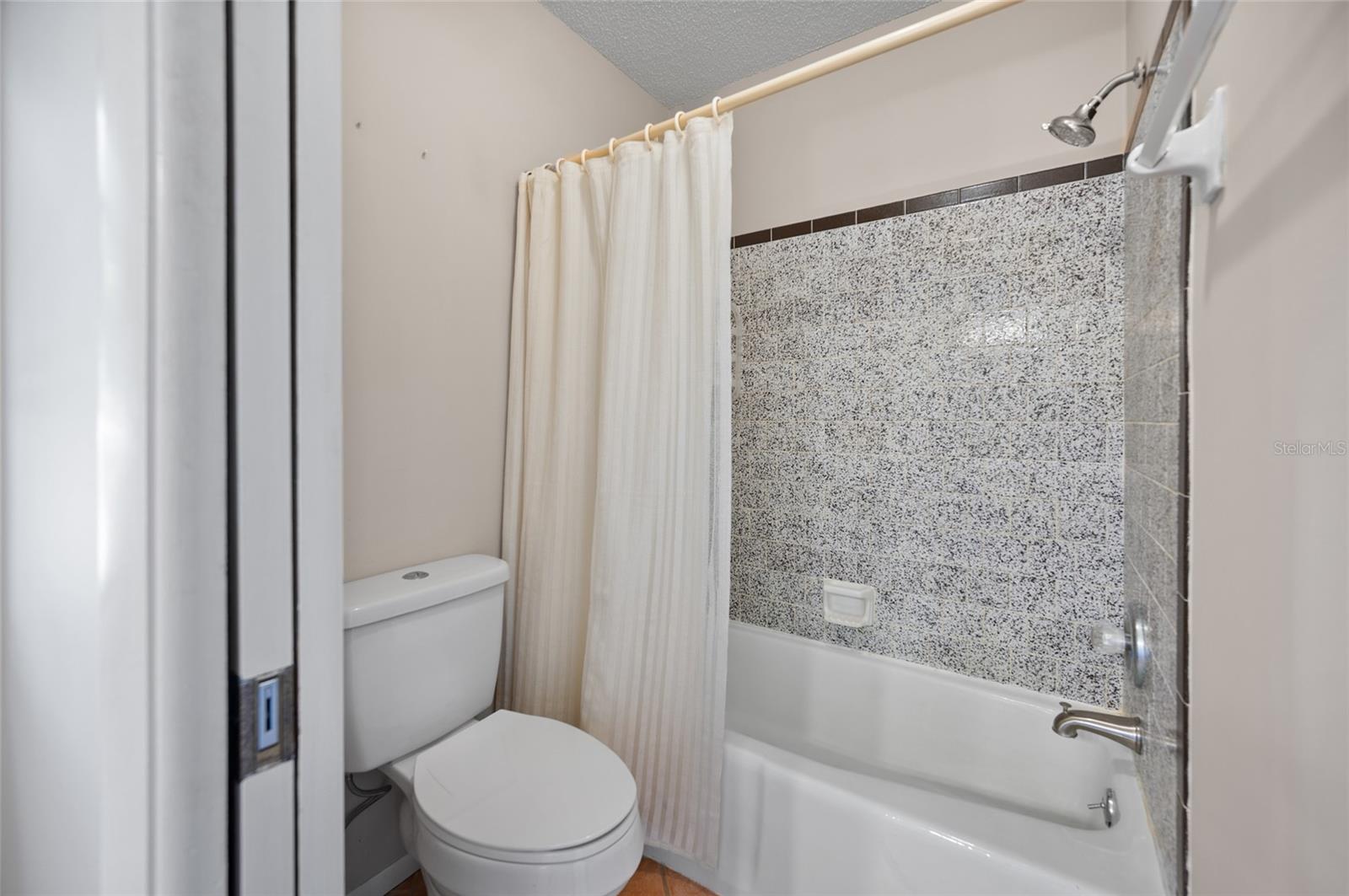 SOUTH VENICE - Residential