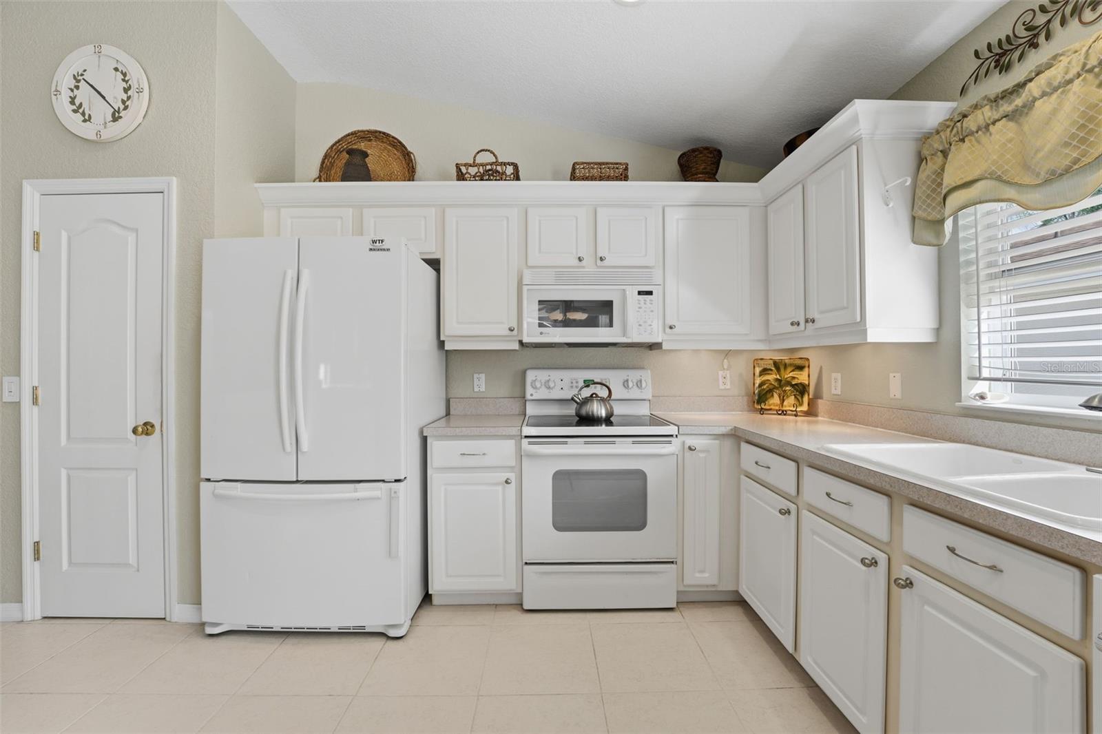 LAKESIDE PLANTATION - Residential