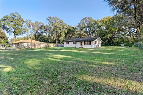 A home in DELAND