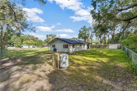 A home in DELAND