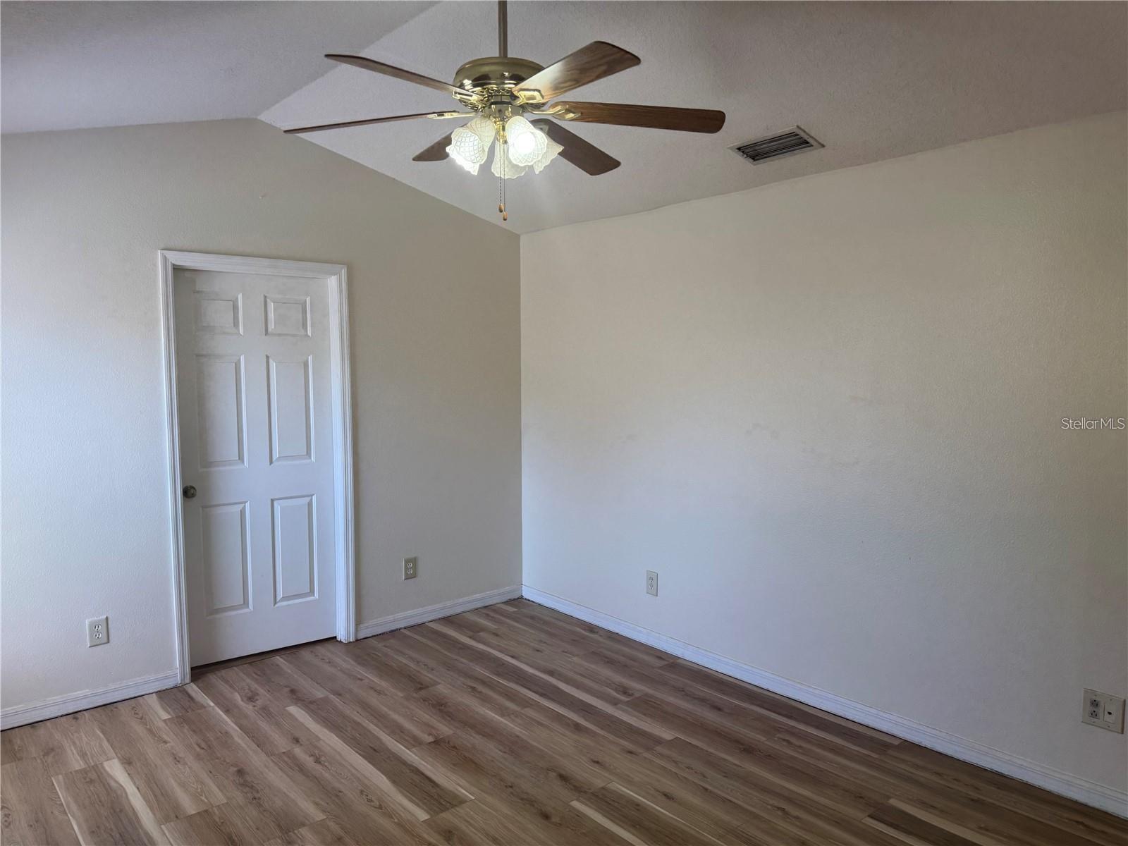 LAKESIDE TRACT A1 - Residential Lease
