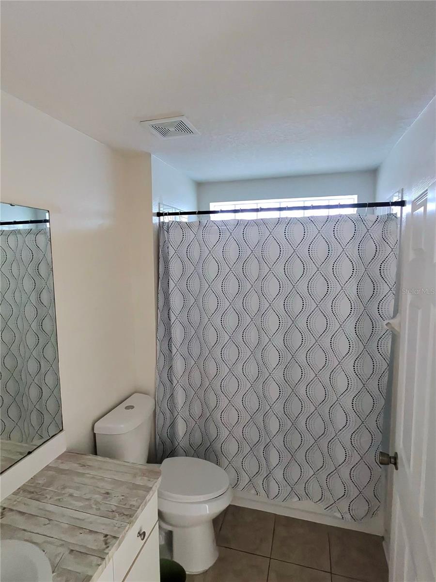 LAKESIDE TRACT A1 - Residential Lease