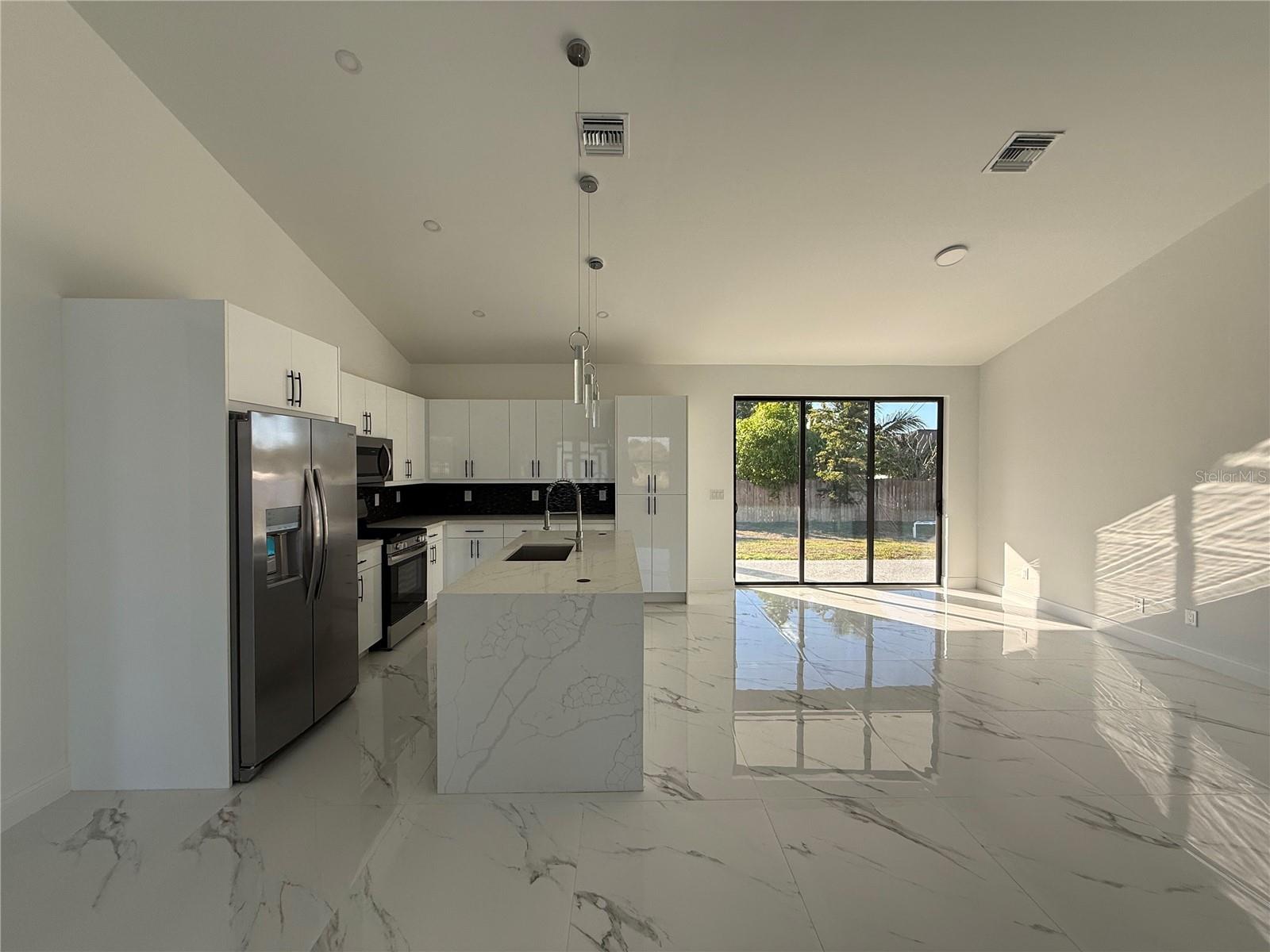 CAPE CORAL - Residential Lease