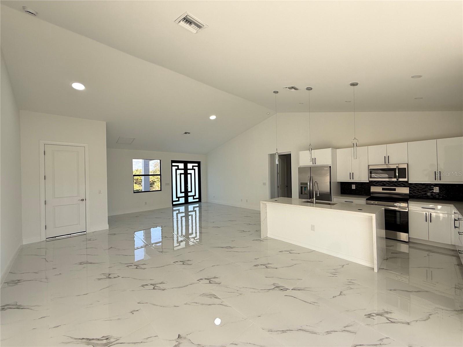 CAPE CORAL - Residential Lease