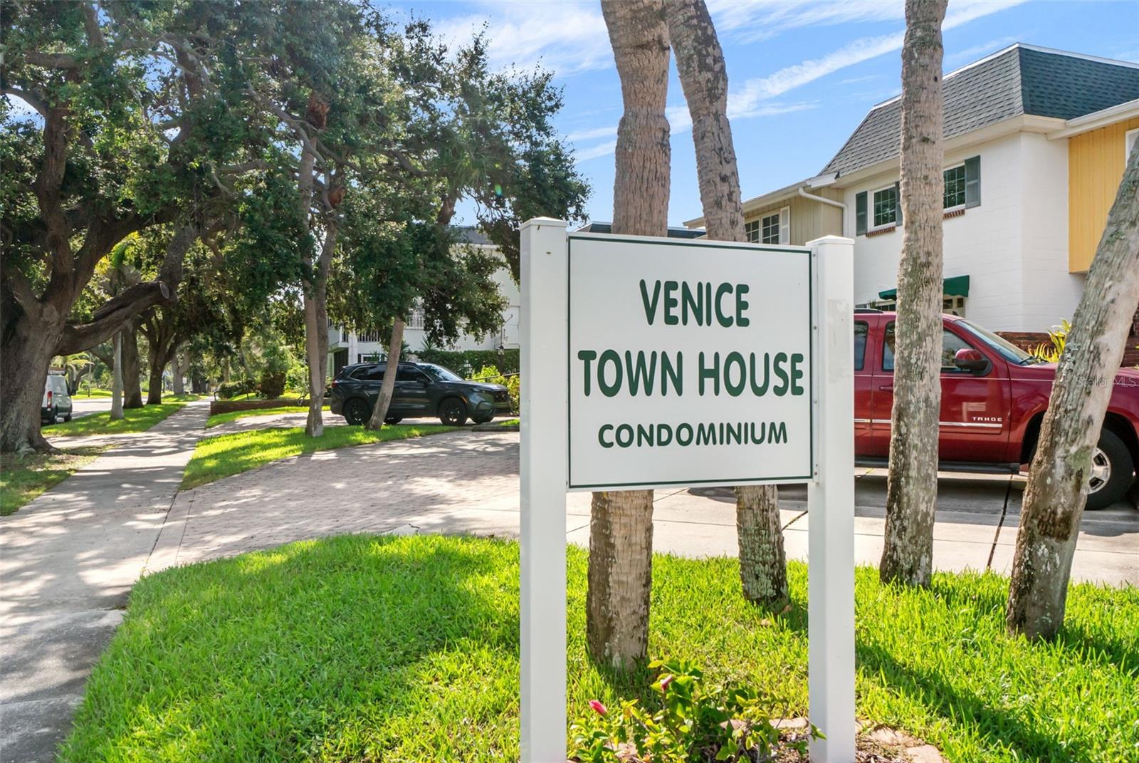 VENICE TOWN HOUSE - Residential