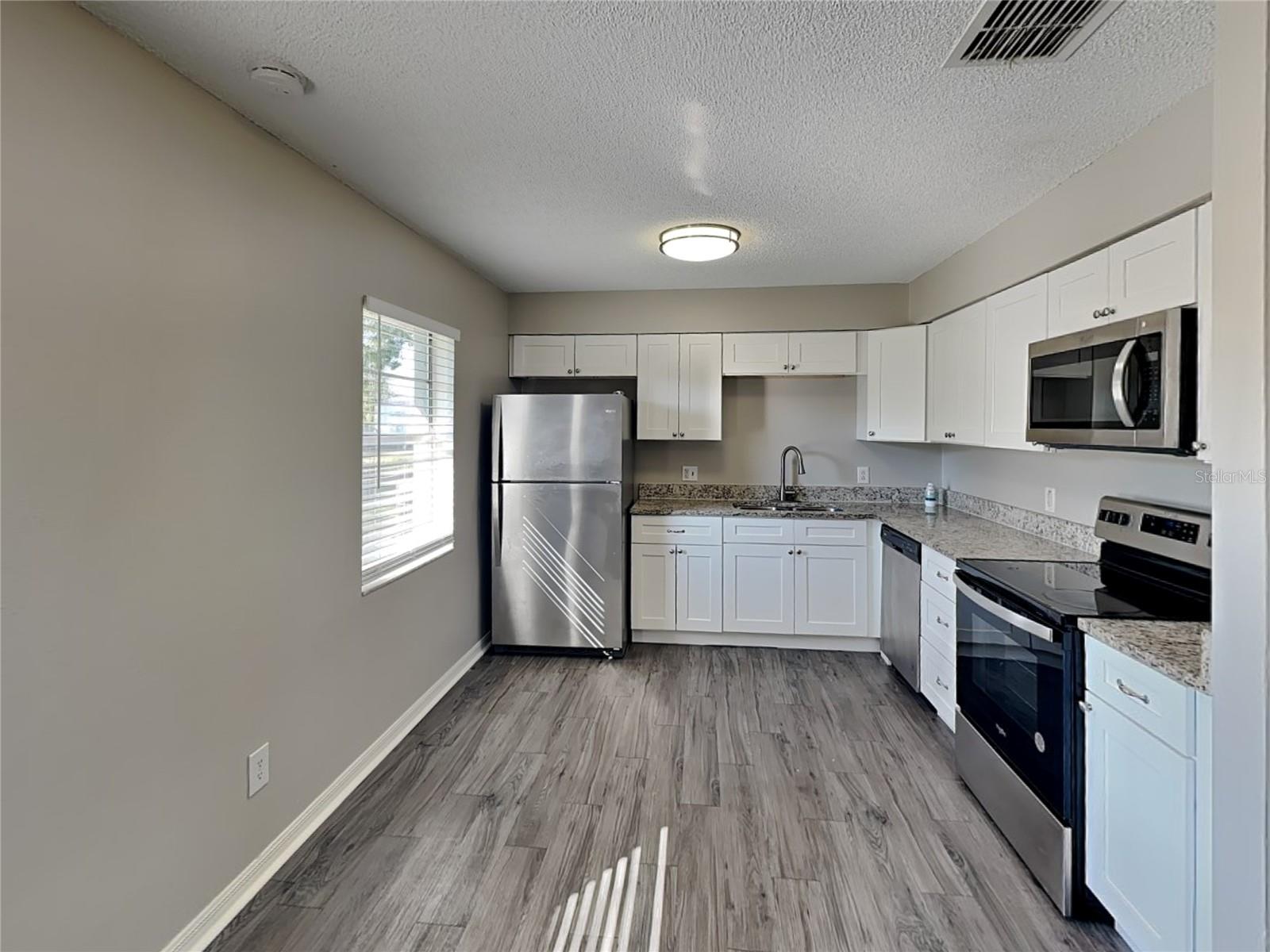 DELTONA LAKES UN 30 8 - Residential Lease