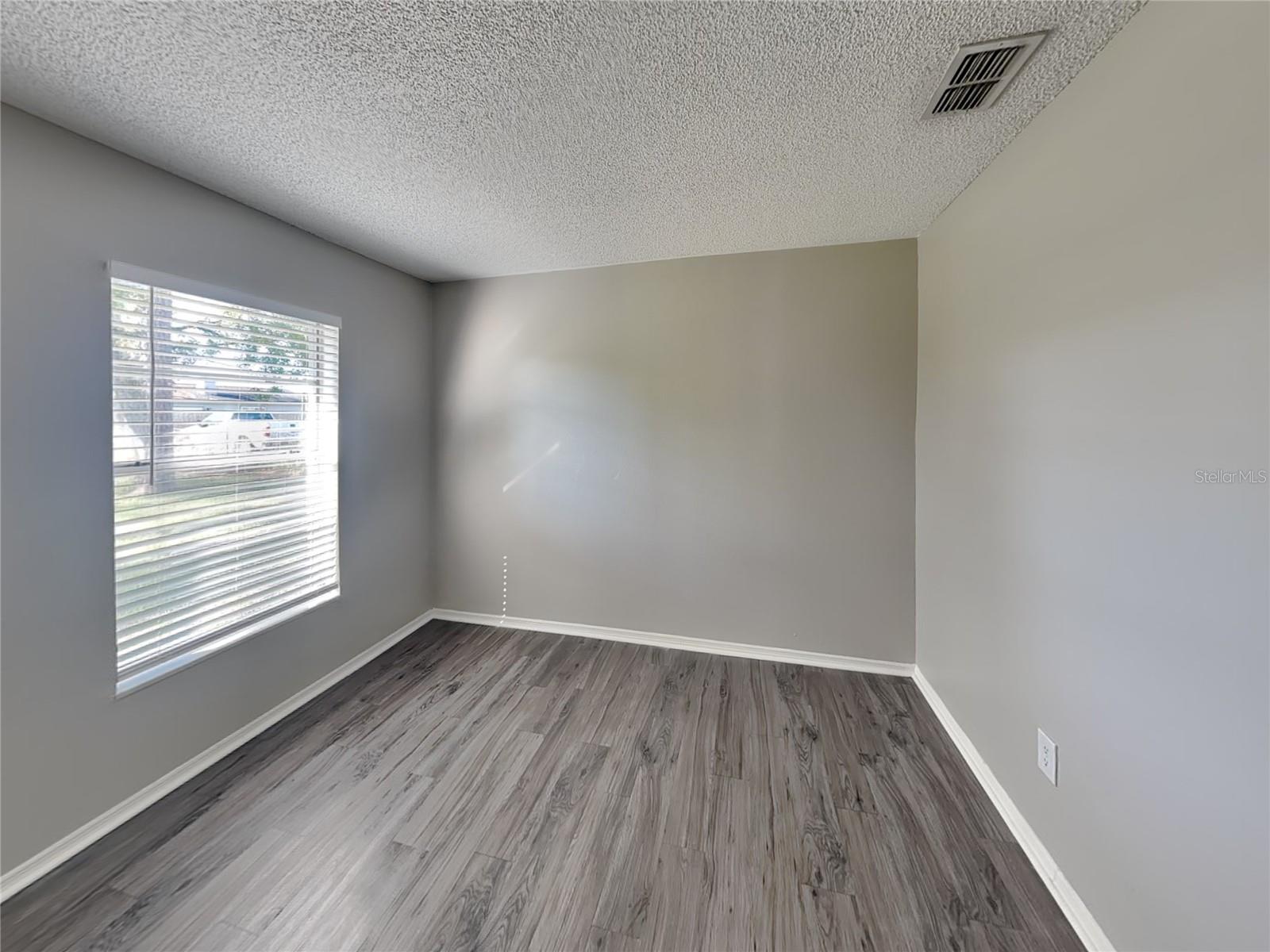 DELTONA LAKES UN 30 8 - Residential Lease