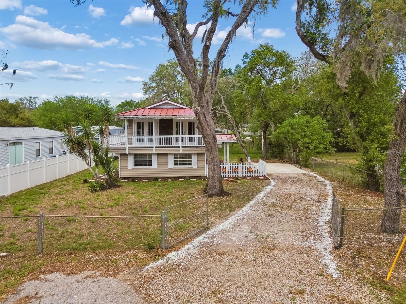 MOON LAKE ESTATES - Residential