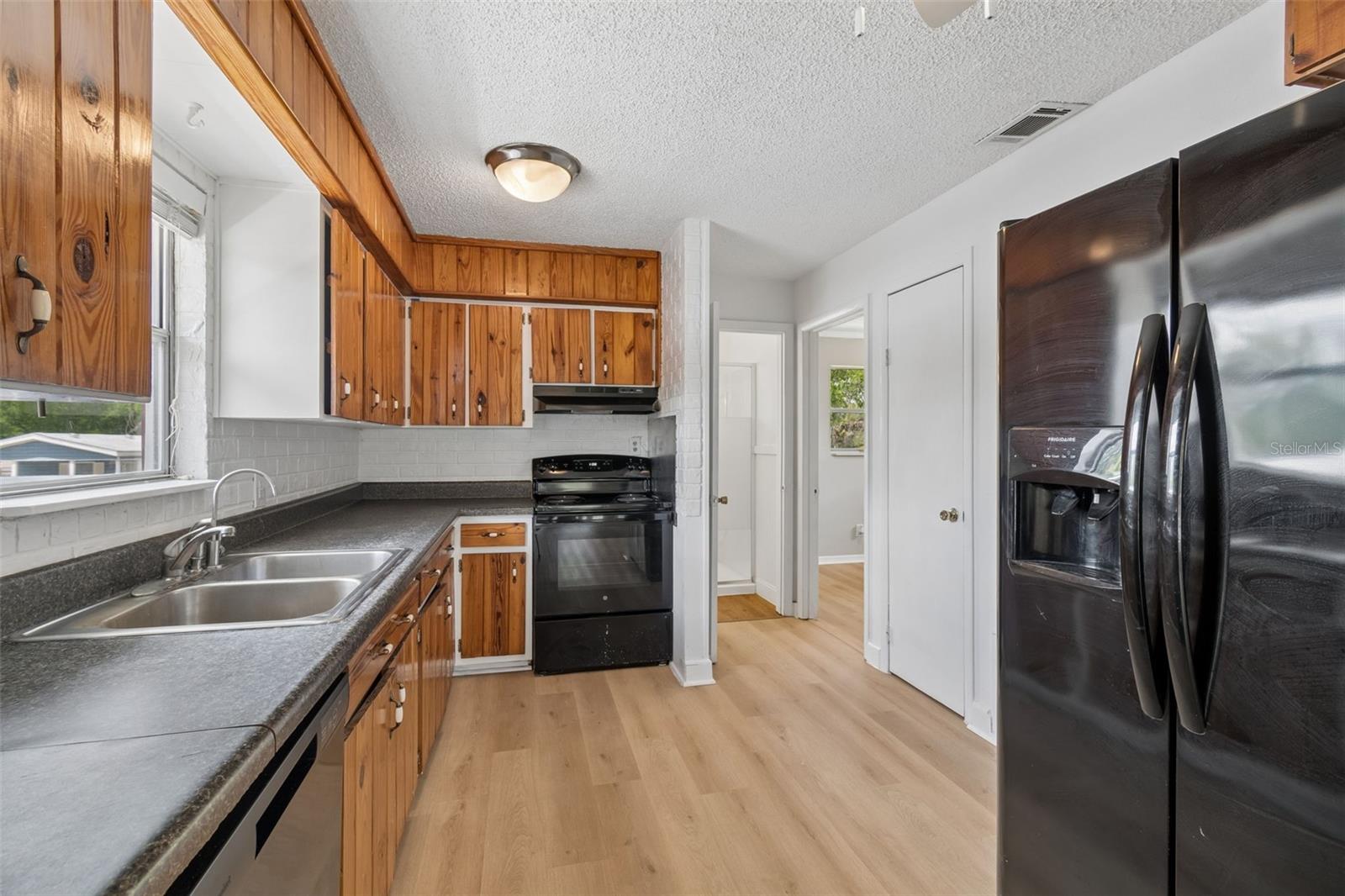 MOON LAKE ESTATES - Residential