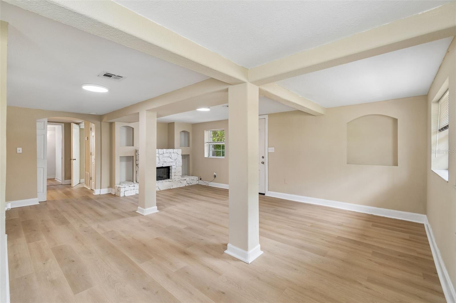 MOON LAKE ESTATES - Residential