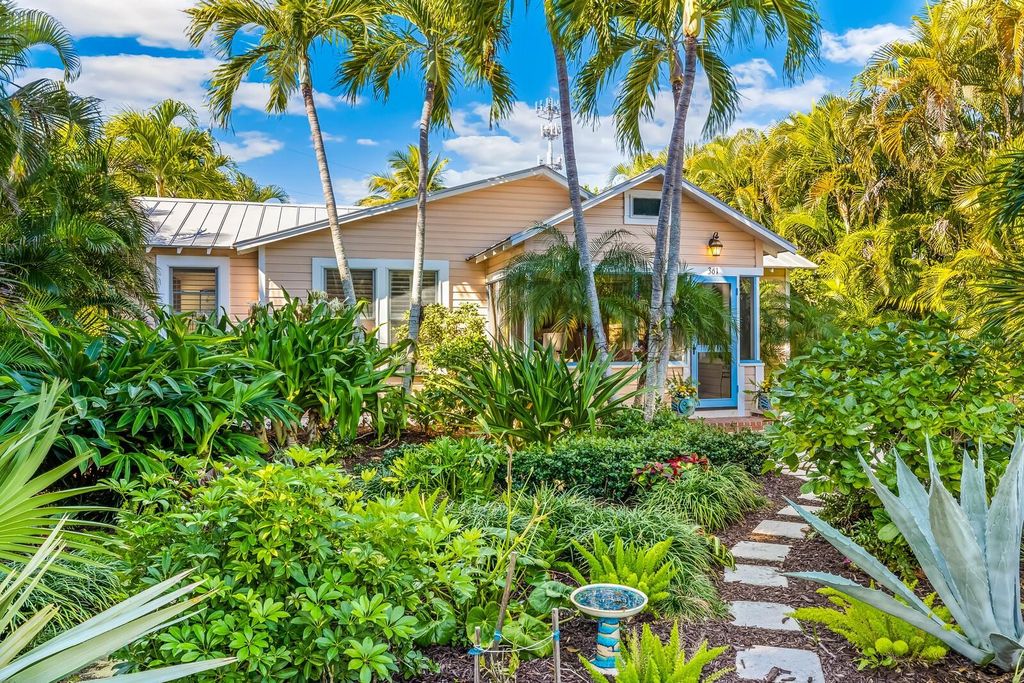 Photo of 361 Tarpon Avenue, Boca Grande, FL 33921 (MLS # D6145835)