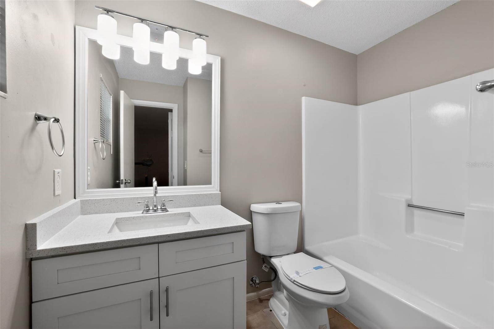 LAKEVIEW VILLAGE SEC L UNI - Residential