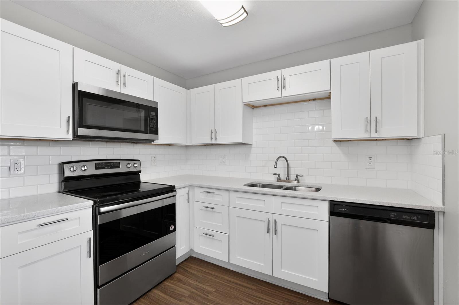 LAKEVIEW VILLAGE SEC L UNI - Residential