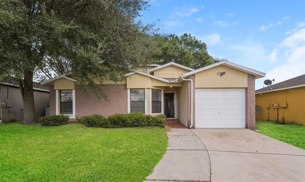 Photo of 1404 Vinetree Drive, Brandon, FL 33510 (MLS # TB8495989)